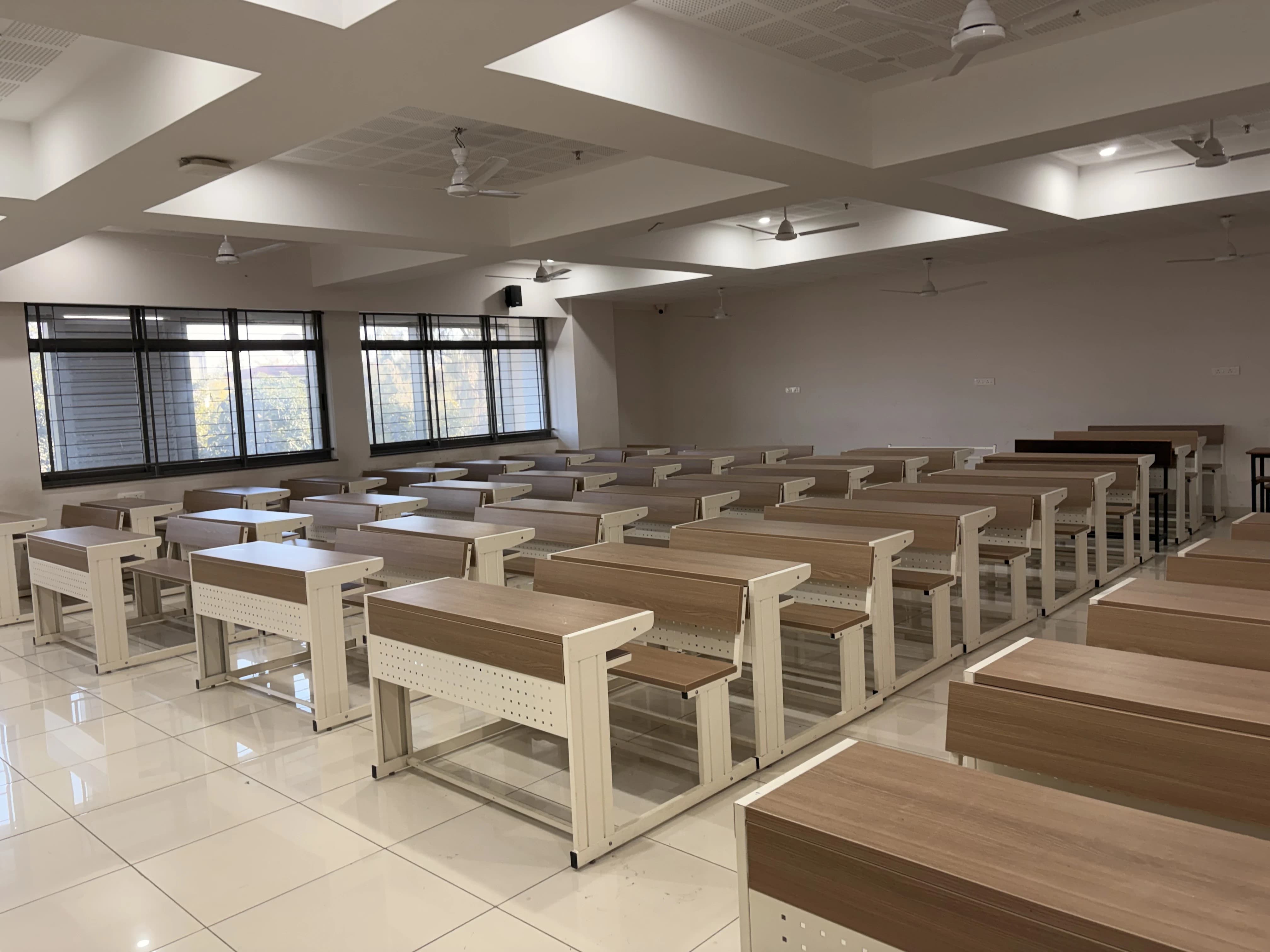 Ramdeobaba University Academic Building photo 4